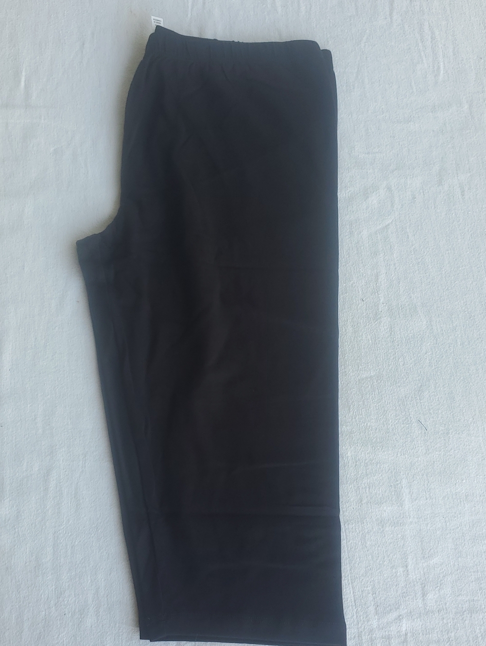 Zenana Outfitters Black Capri/ Shorts